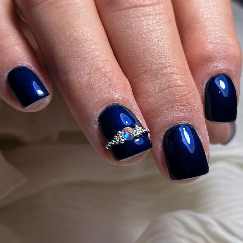 Manichiură cu gel mărime 1 realizată la Sublime Nails by Malina Neagoe, Deva