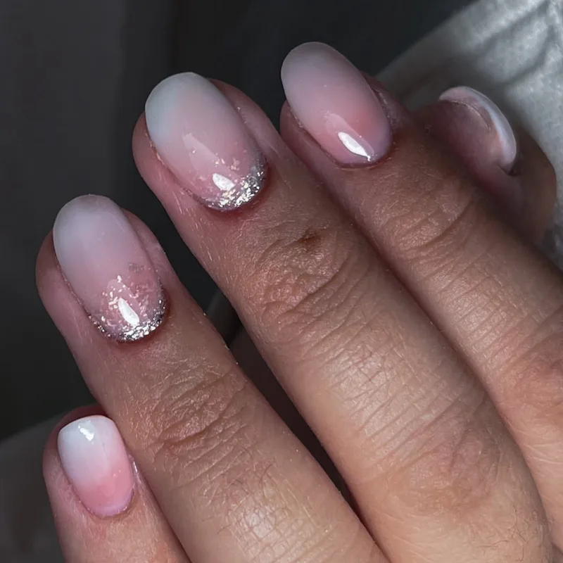Manichiură simplă realizată la Sublime Nails by Malina Neagoe, Deva